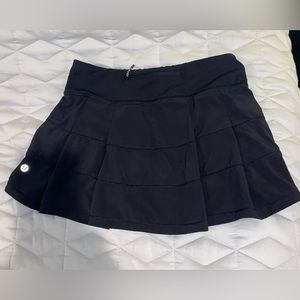Lululemon Pace Rival black skirt